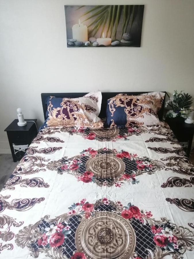 Chambre Dans Appartement A Niort Eksteriør billede