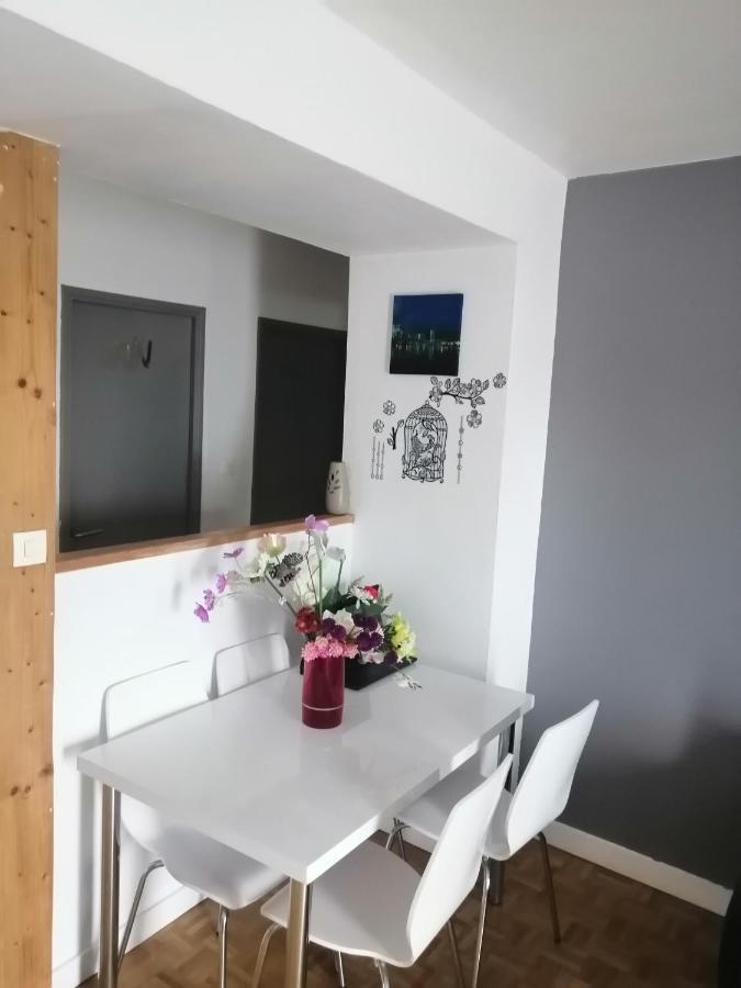 Chambre Dans Appartement A Niort Eksteriør billede