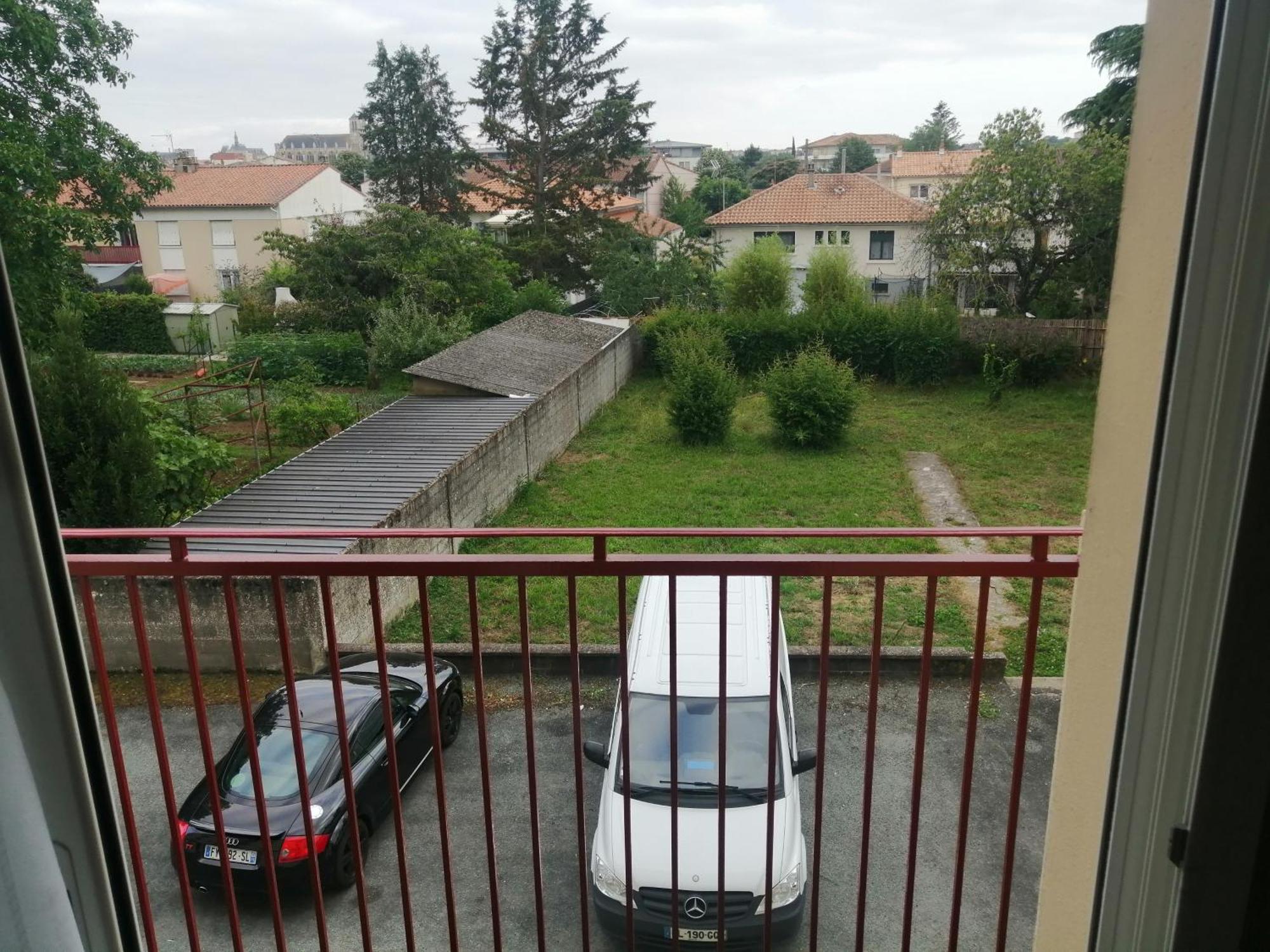 Chambre Dans Appartement A Niort Eksteriør billede